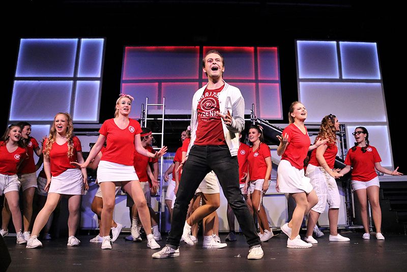Footloose, Musical - Niklas Schliesmeier als Ren Mc Cormack