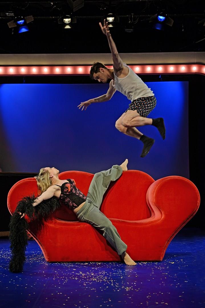 I Love You, You’re Perfect, Now Change, Musical – Benjamin Geipel als Mann1/Robert/Moderator I Love You, You're Perfect, Now Change, Musical - Benjamin Geipel als Mann1/Robert/Moderator
